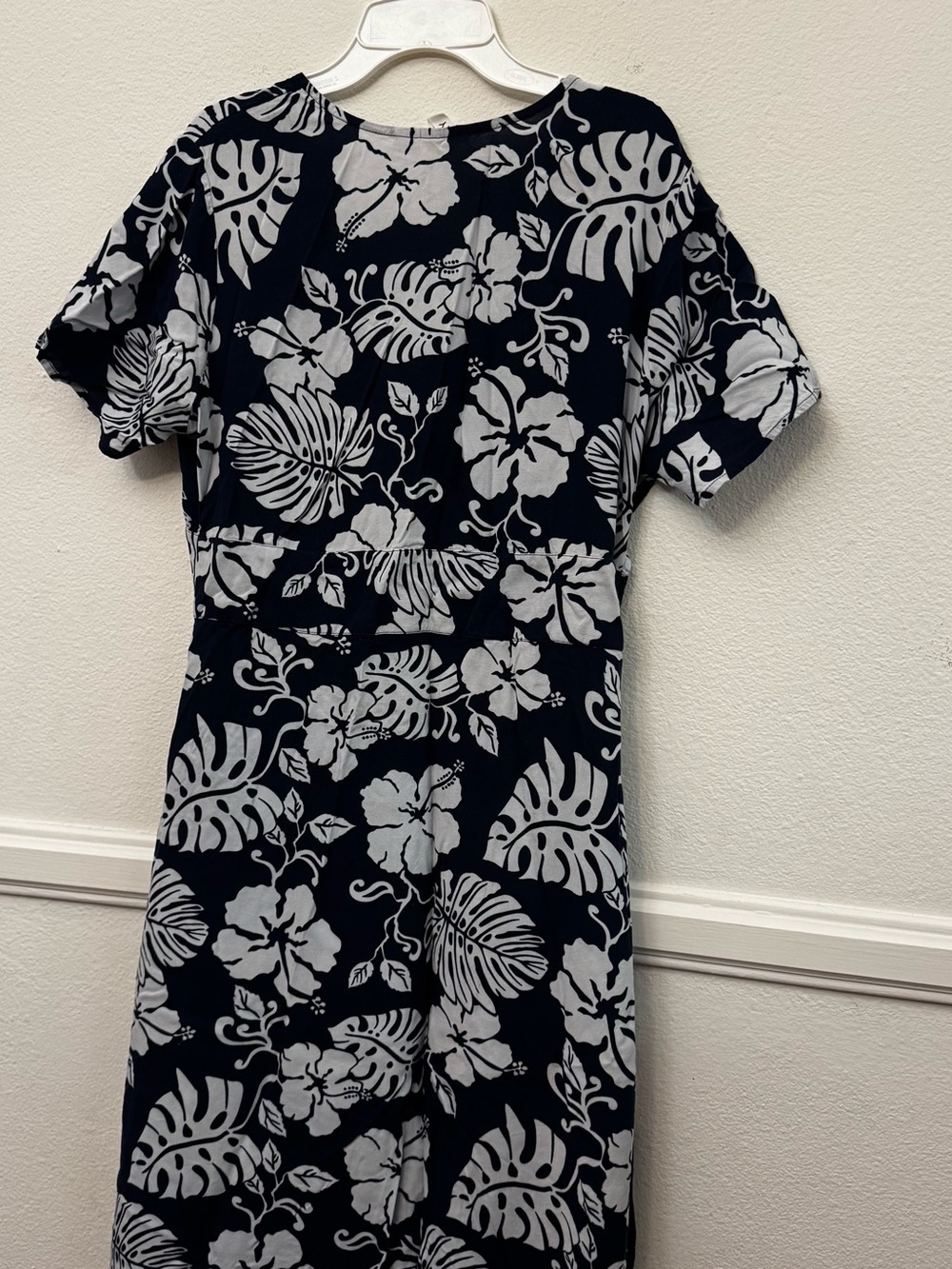 Roxy Navy and White Floral Neckline Detail Dress - Picture 4 of 7